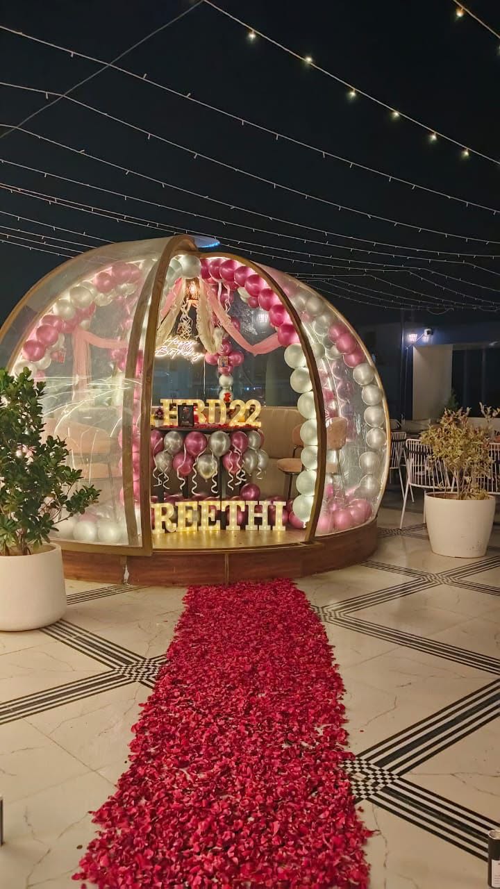 Decor at a Restaurant - Book Now